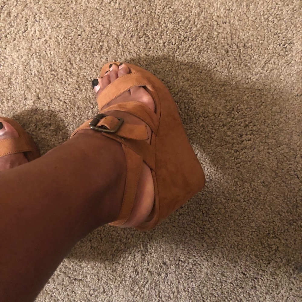 Target Tan Wedges - Picture 3 of 3